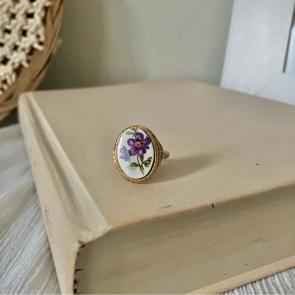 Painted African Violets Enamel Gold Adjustable Antique Ring Statement Floral - Picture 3 of 14